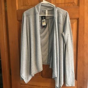 UNDER ARMOUR. Women’s sweater. Size MED. NWT